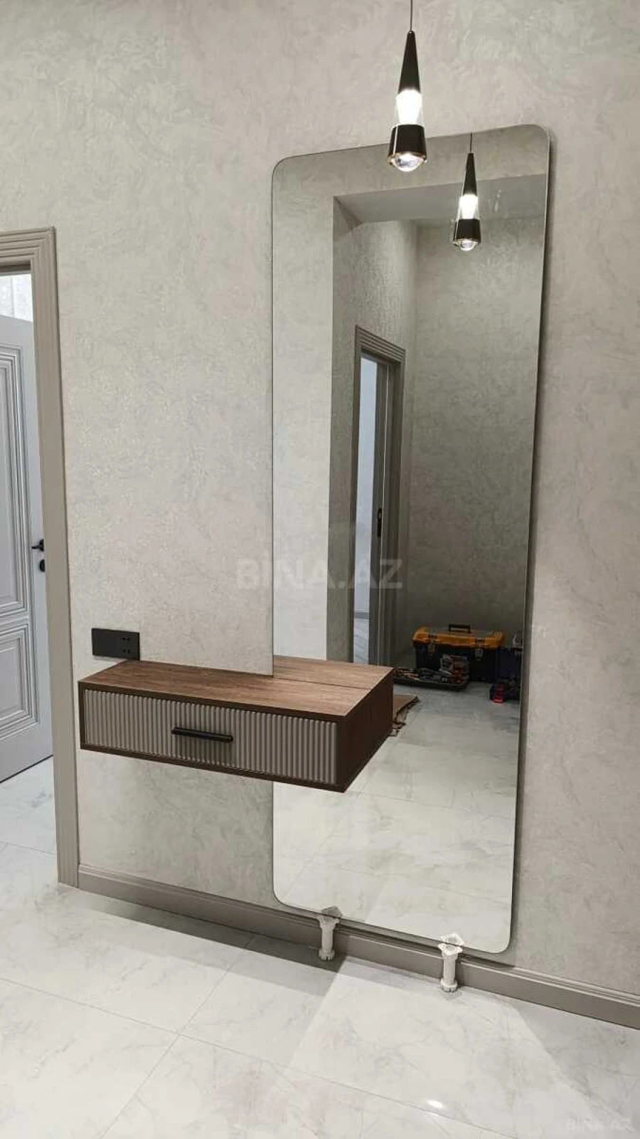 Satılır 2 otaqlı mənzil 76.1 m²