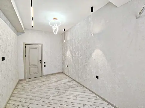 Satılır 2 otaqlı mənzil 76.1 m²