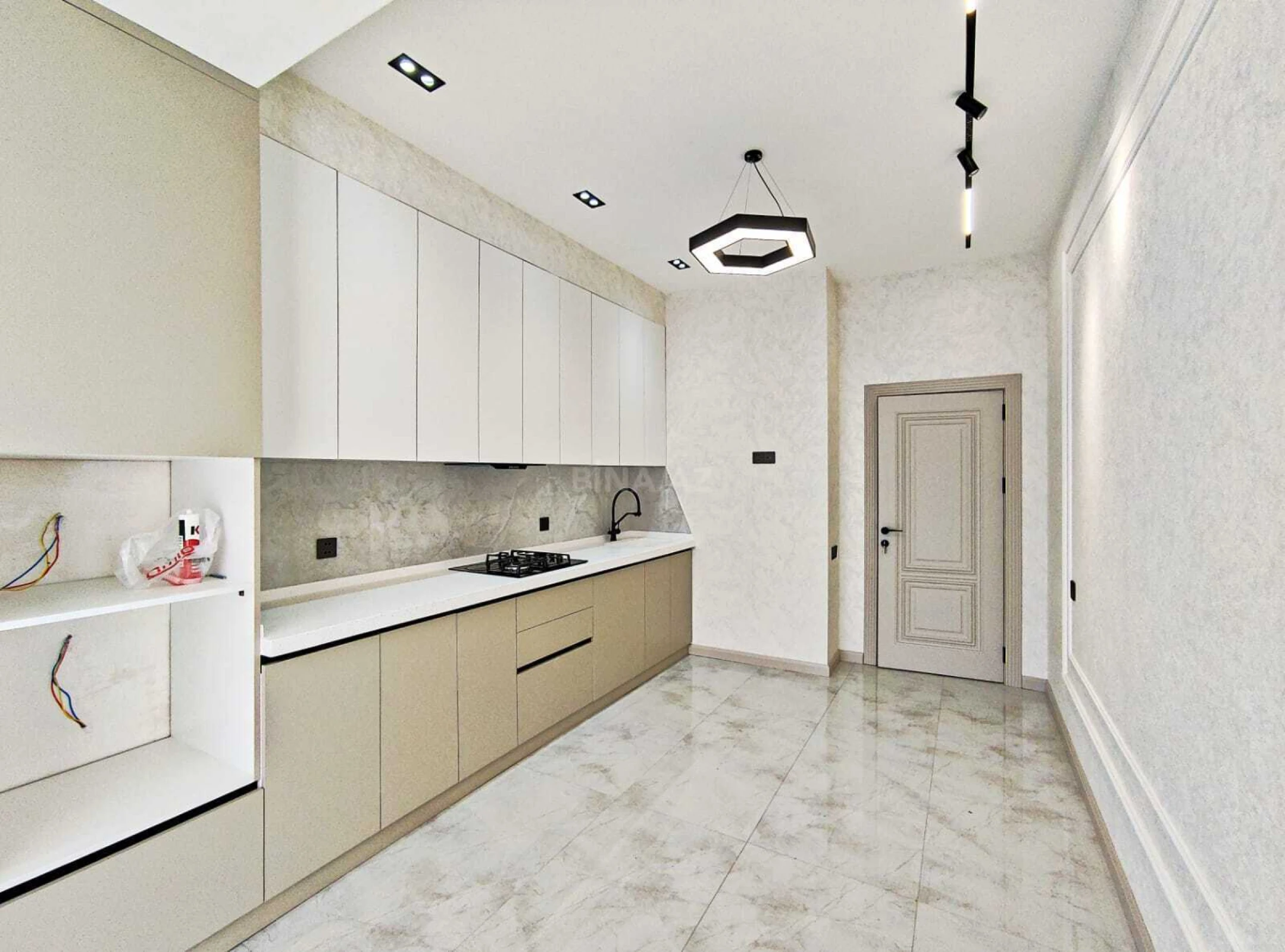 Satılır 2 otaqlı mənzil 76.1 m²