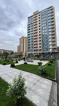 Satılır 5 otaqlı mənzil 267 m²
