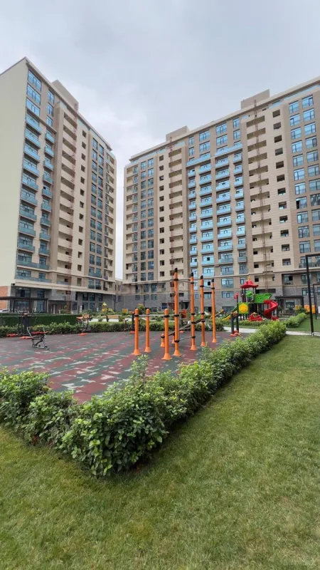 Satılır 5 otaqlı mənzil 267 m²