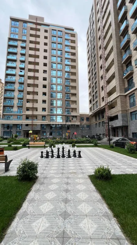 Satılır 5 otaqlı mənzil 267 m²