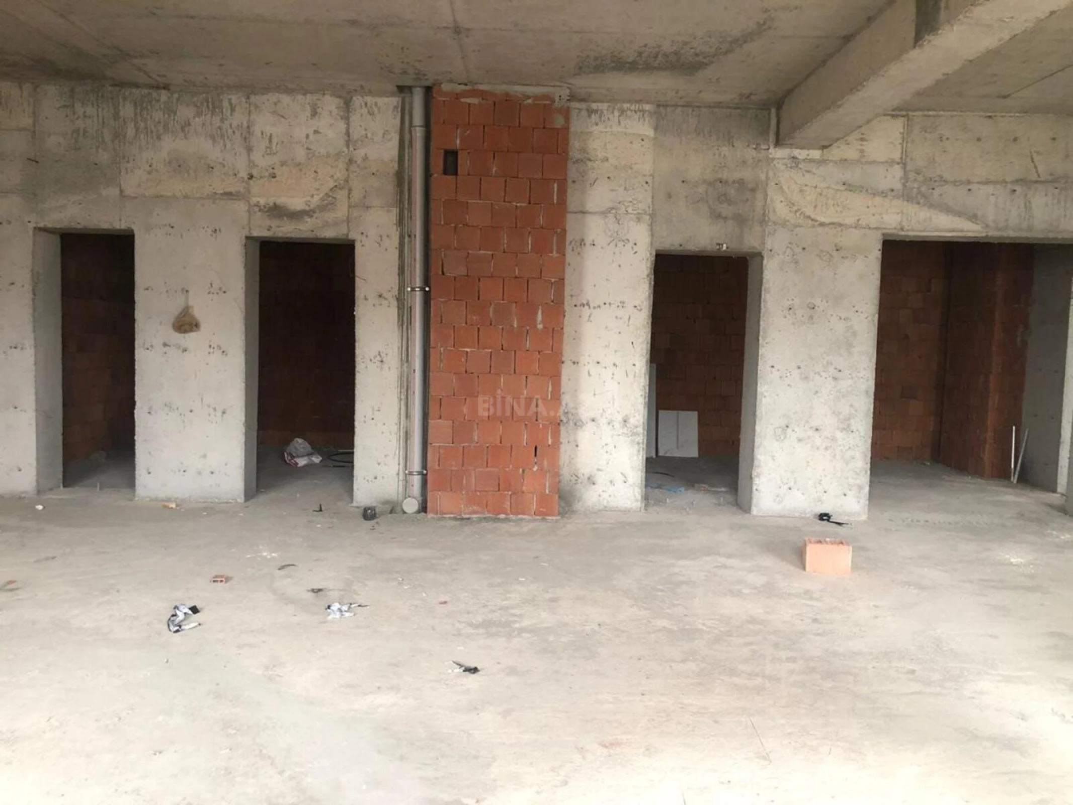 Satılır 5 otaqlı mənzil 267 m²