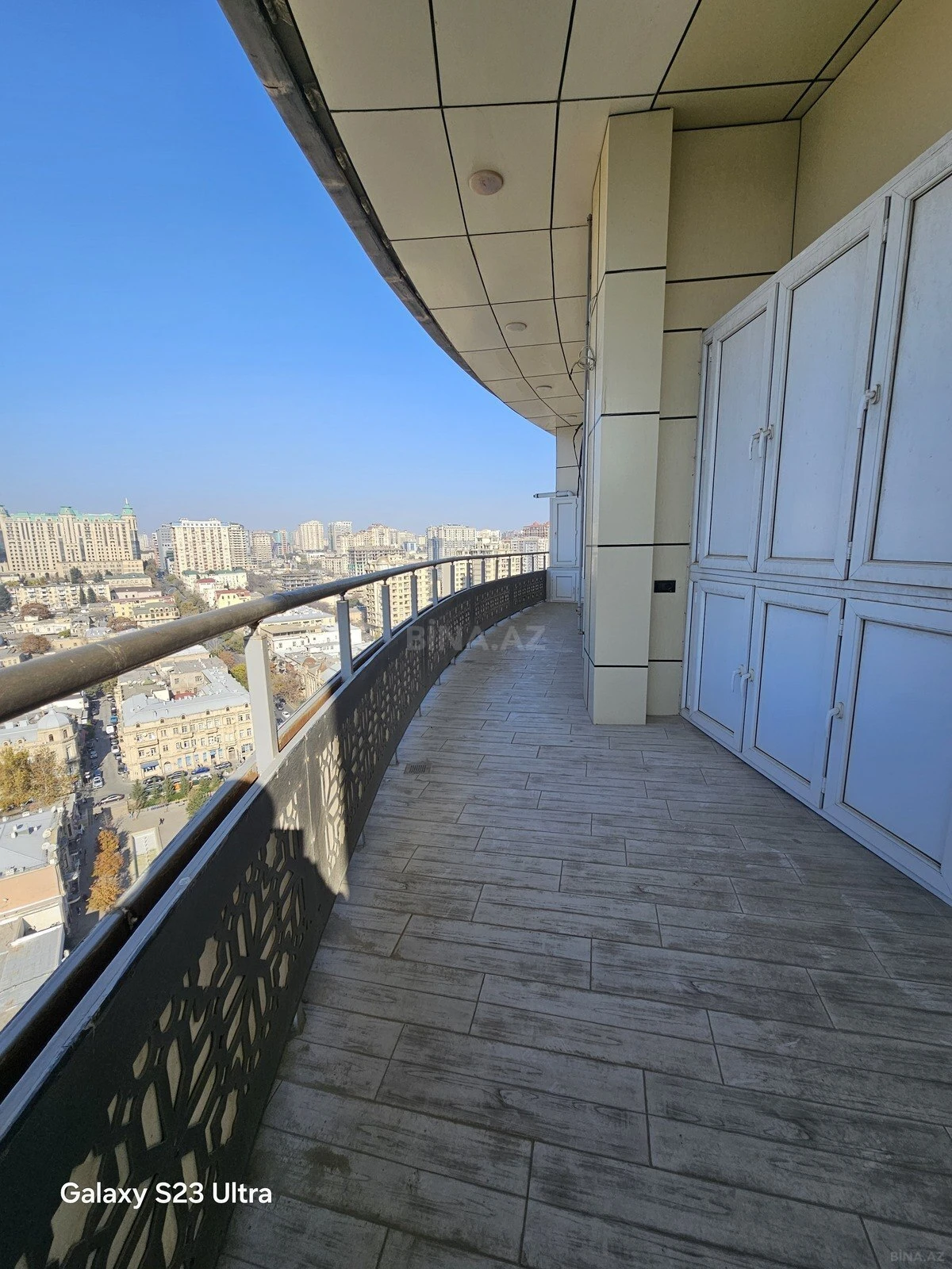 Satılır 3 otaqlı mənzil 105 m²