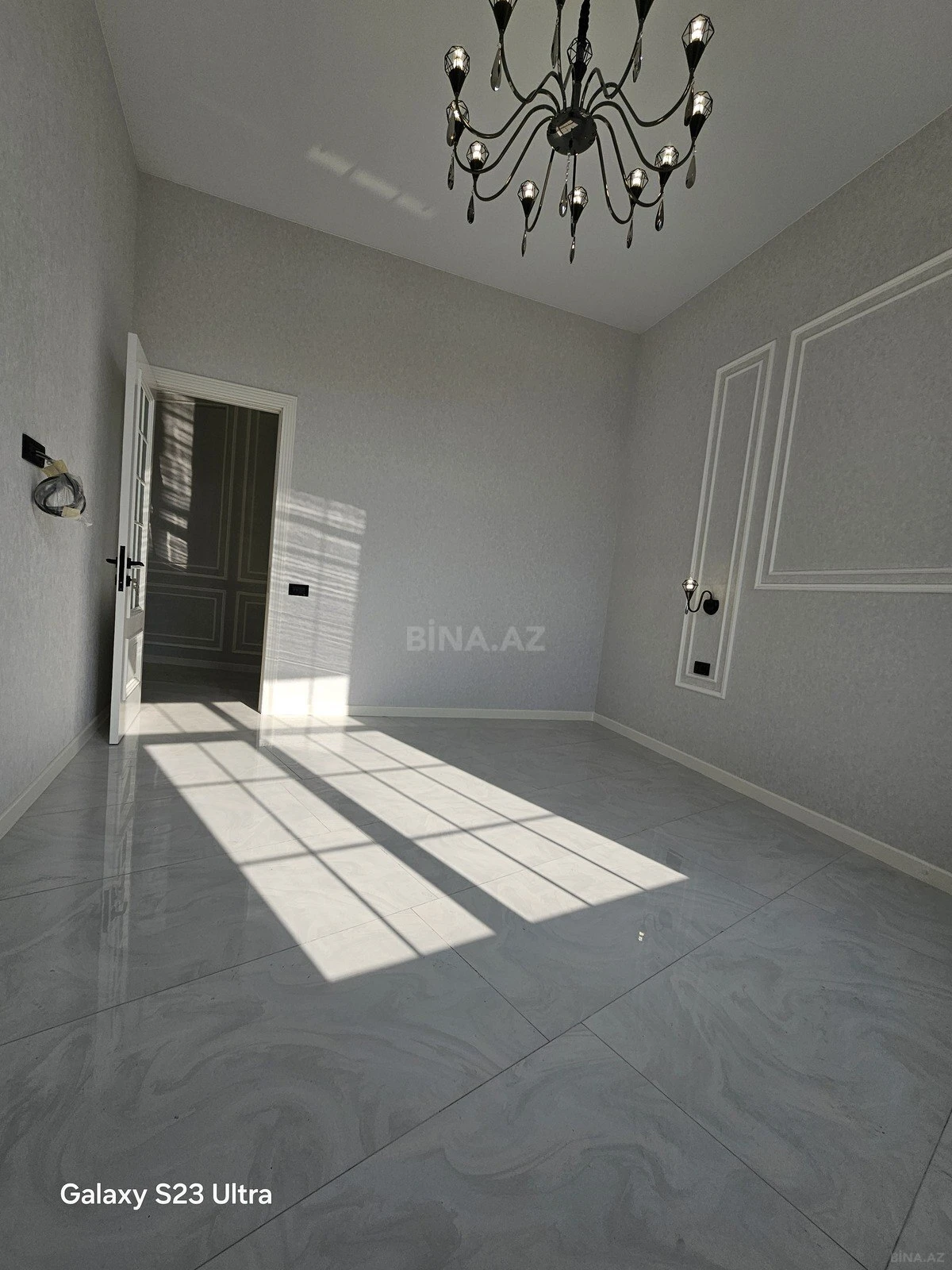 Satılır 3 otaqlı mənzil 105 m²