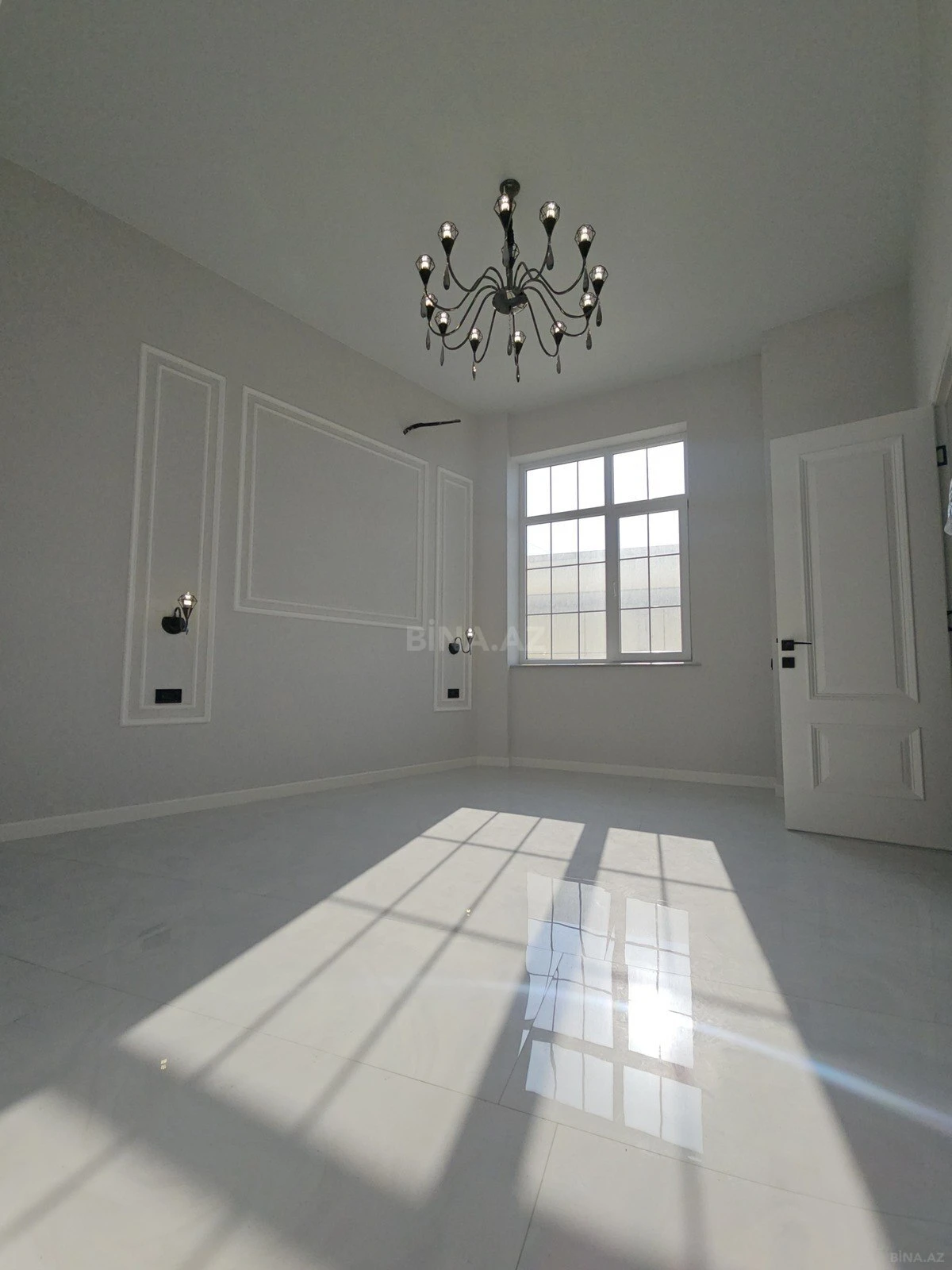 Satılır 3 otaqlı mənzil 105 m²