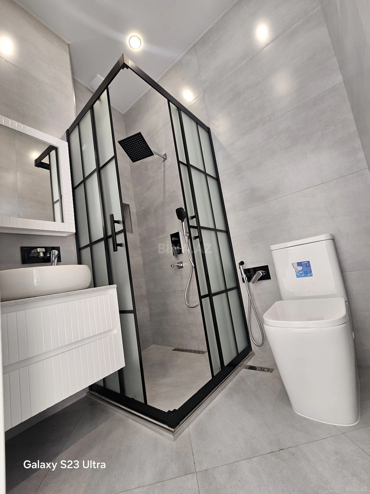 Satılır 3 otaqlı mənzil 105 m²