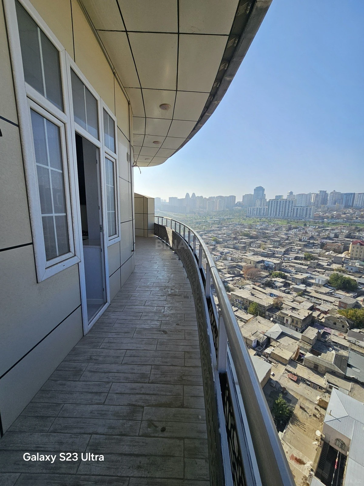 Satılır 3 otaqlı mənzil 105 m²