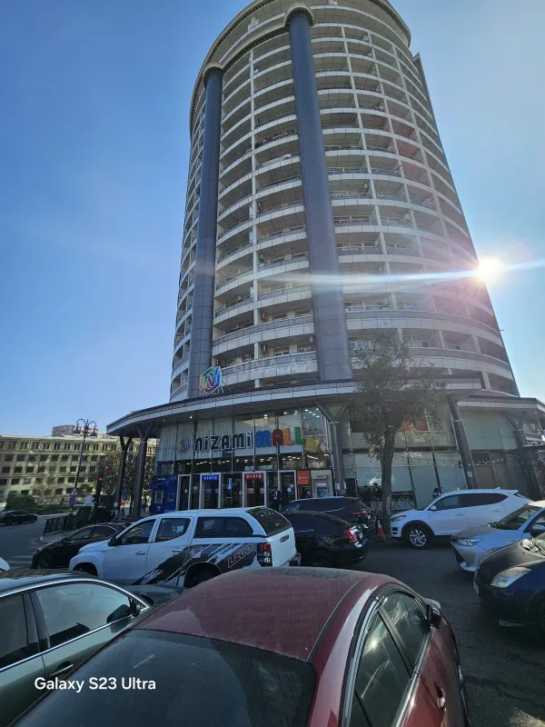 Satılır 3 otaqlı mənzil 105 m²