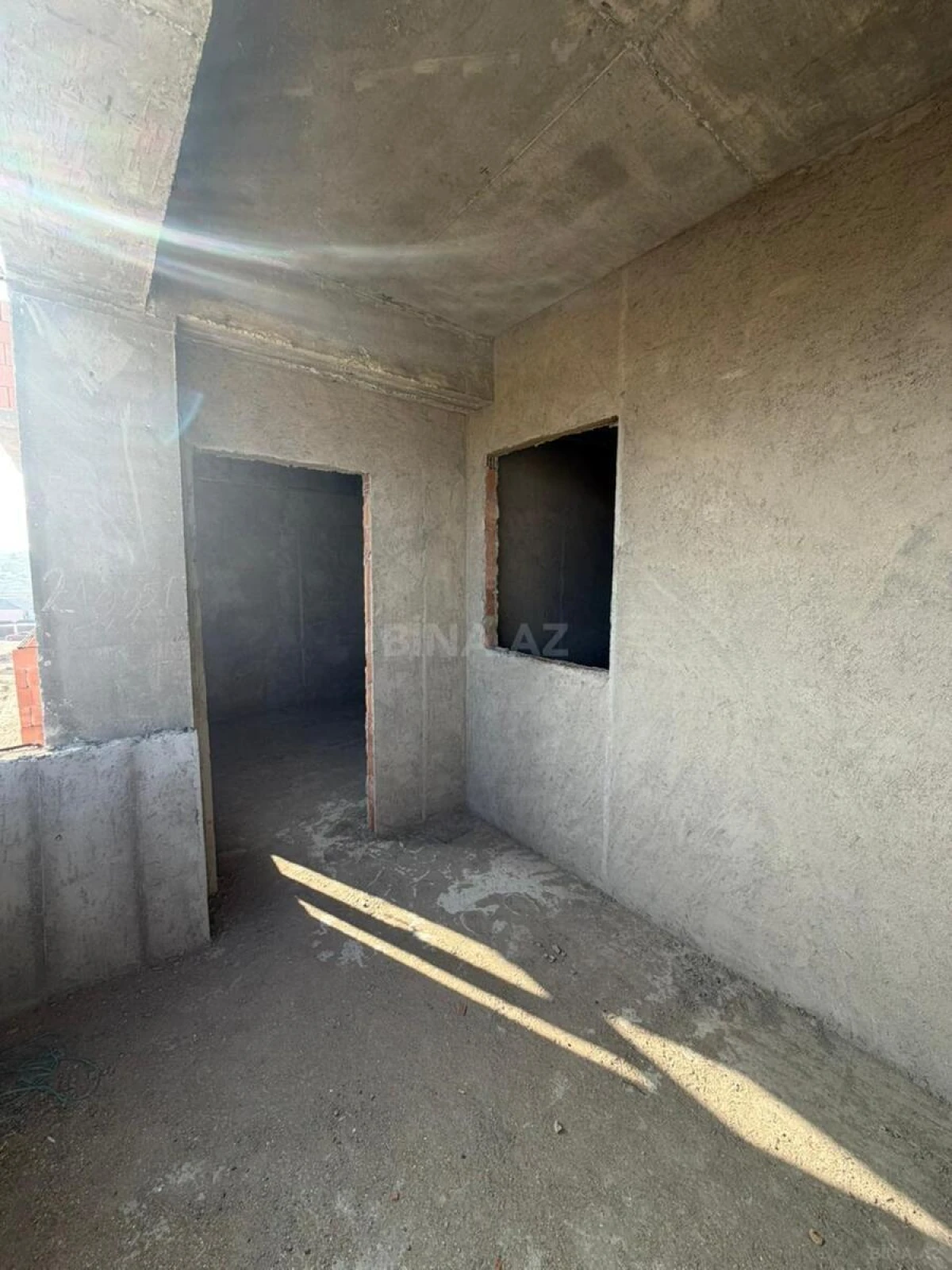 Satılır 2 otaqlı mənzil 57 m²