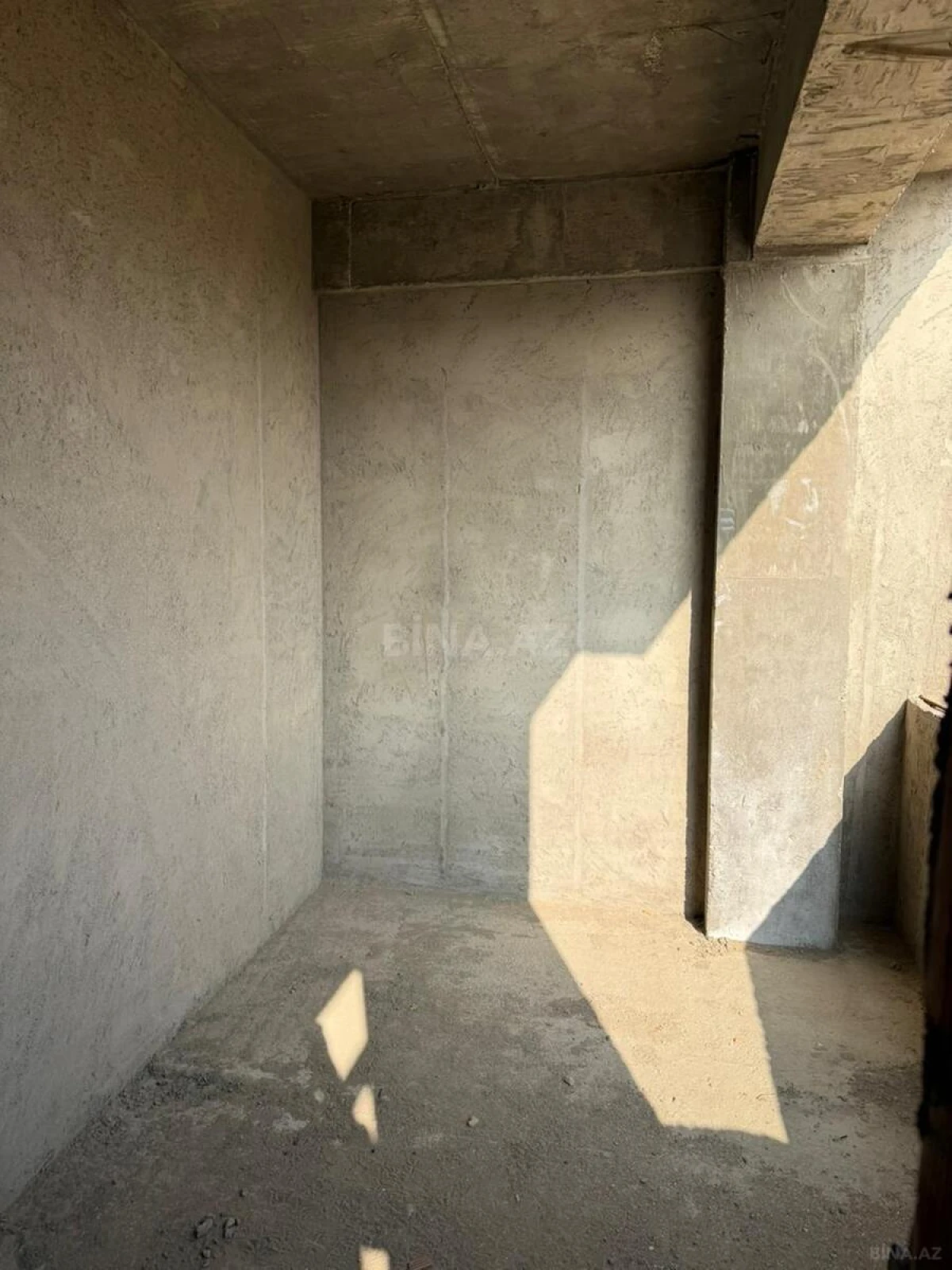 Satılır 2 otaqlı mənzil 57 m²