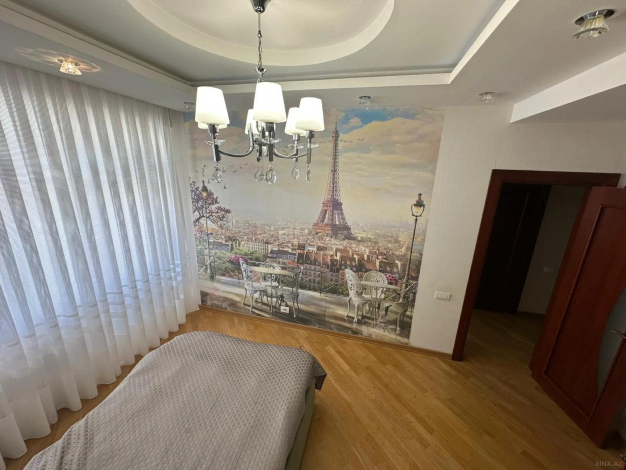 Satılır 4 otaqlı mənzil 115 m²
