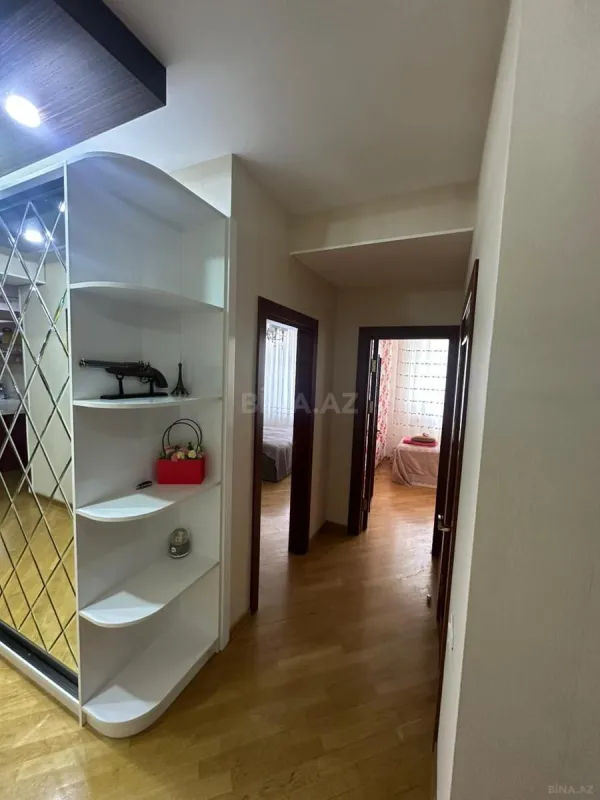 Satılır 4 otaqlı mənzil 115 m²
