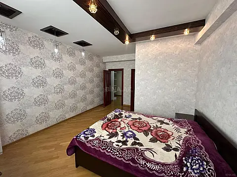 Satılır 4 otaqlı mənzil 115 m²