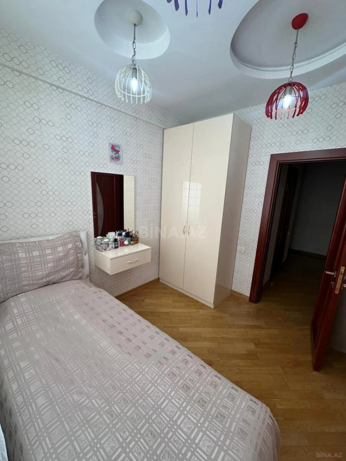 Satılır 4 otaqlı mənzil 115 m²