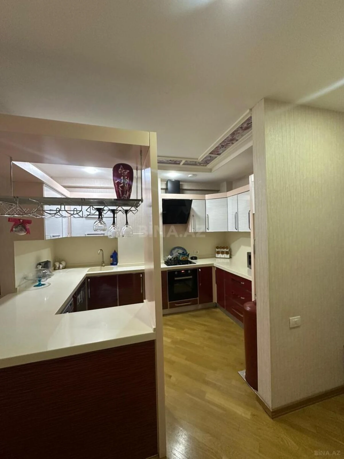 Satılır 4 otaqlı mənzil 115 m²