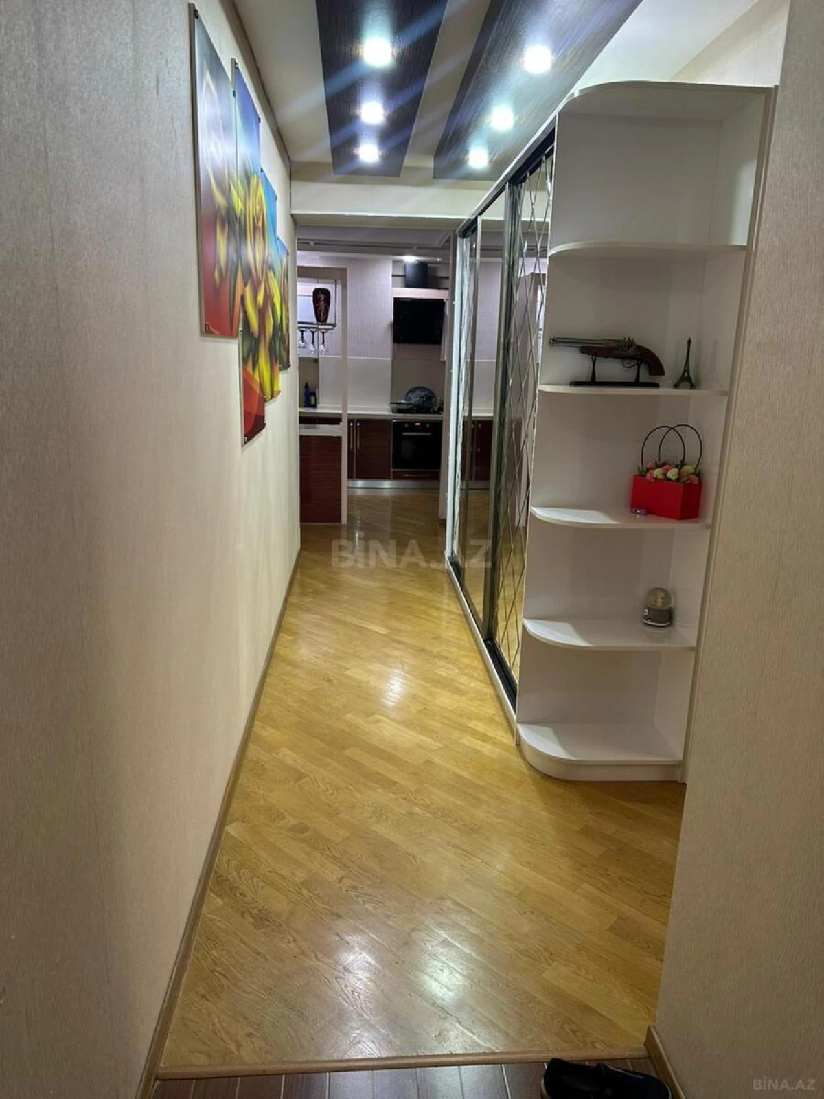 Satılır 4 otaqlı mənzil 115 m²