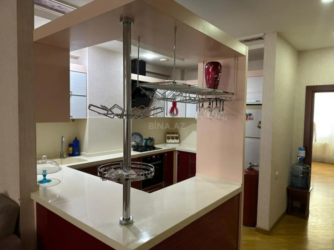 Satılır 4 otaqlı mənzil 115 m²