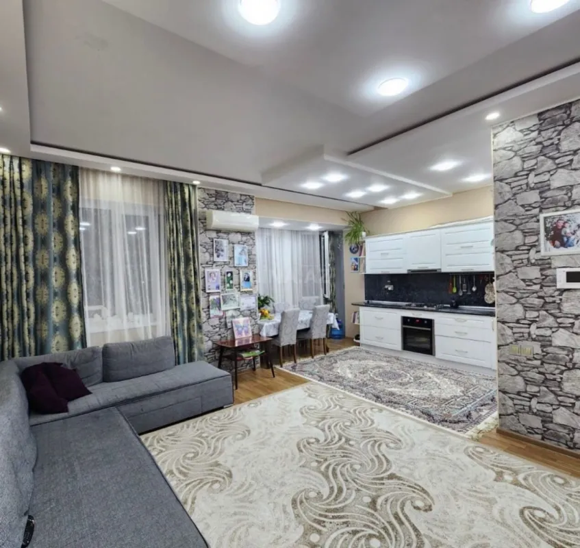 Satılır 2 otaqlı mənzil 70 m²