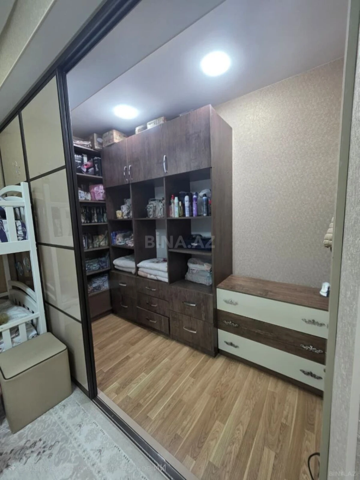 Satılır 2 otaqlı mənzil 70 m²