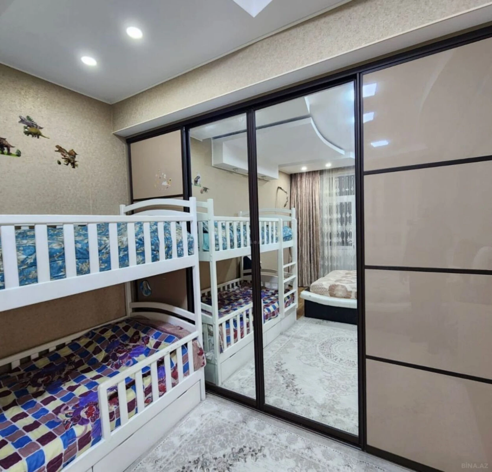 Satılır 2 otaqlı mənzil 70 m²