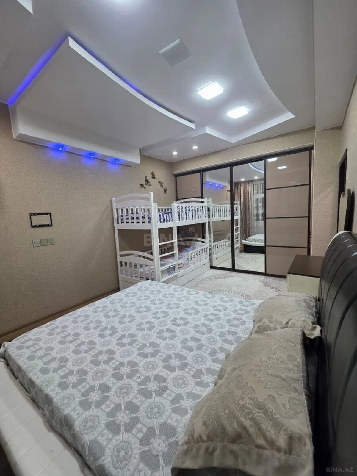 Satılır 2 otaqlı mənzil 70 m²