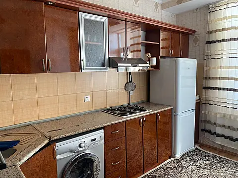 Satılır 3 otaqlı mənzil 94 m²
