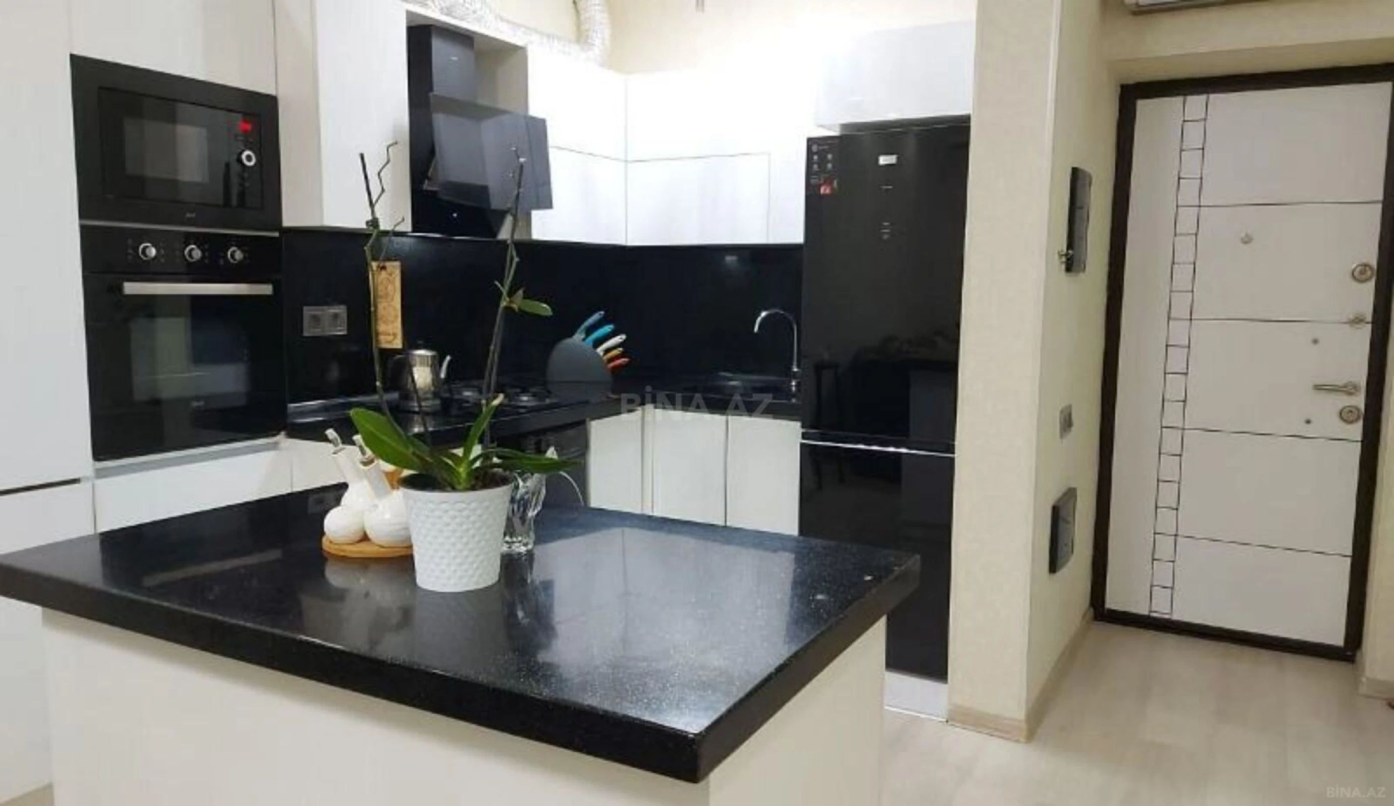 Satılır 2 otaqlı mənzil 65 m²