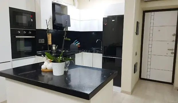 Satılır 2 otaqlı mənzil 65 m²