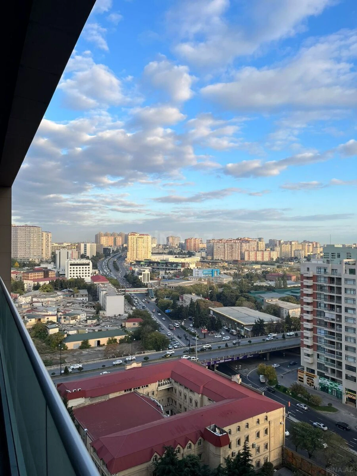 Satılır 3 otaqlı mənzil 148 m²