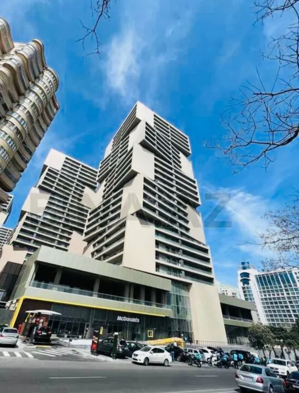 Satılır 3 otaqlı mənzil 148 m²