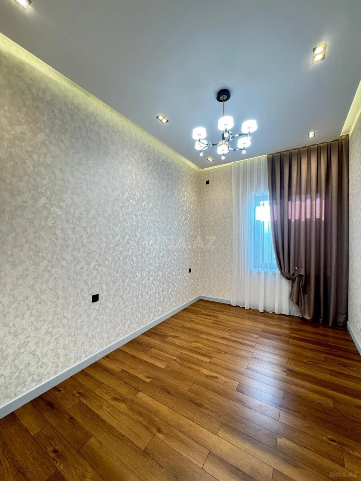 Satılır 4 otaqlı həyət evi 180 m²