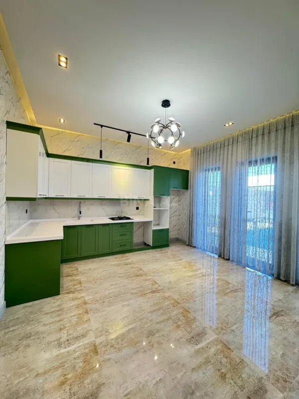 Satılır 4 otaqlı həyət evi 180 m²