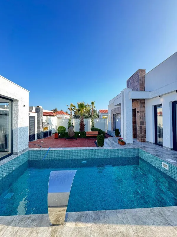 Satılır 4 otaqlı həyət evi 180 m²