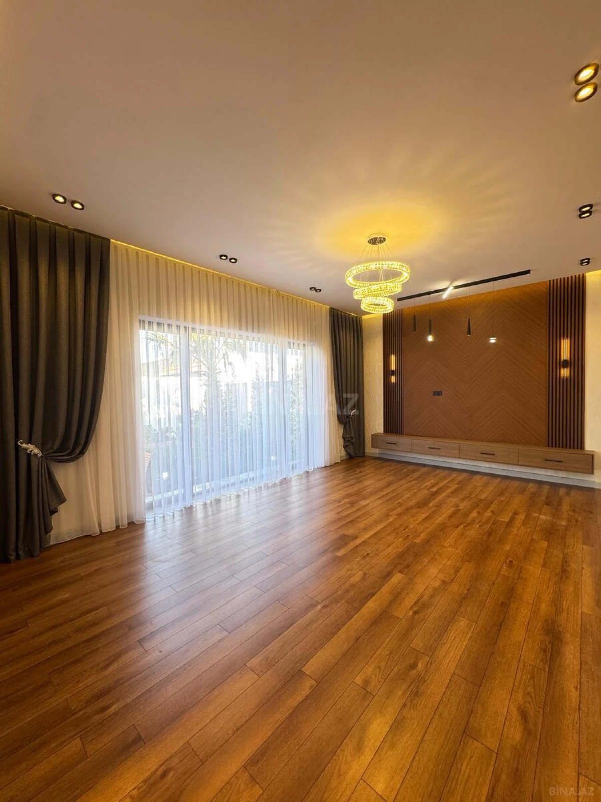 Satılır 4 otaqlı həyət evi 180 m²