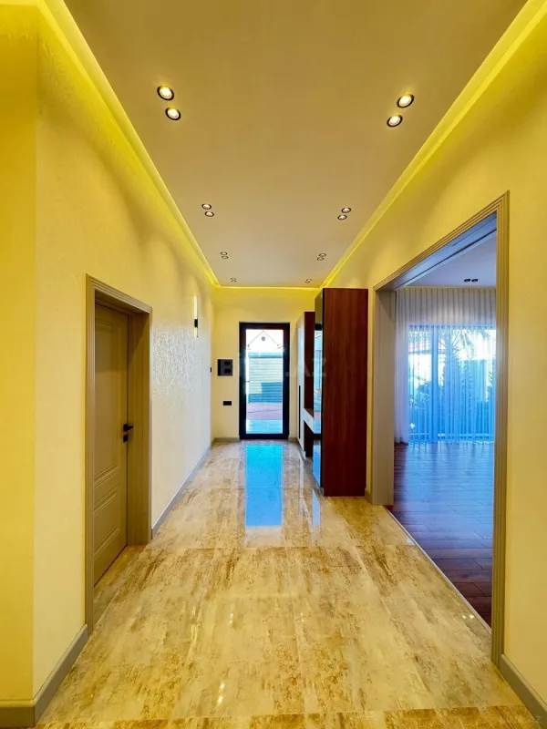Satılır 4 otaqlı həyət evi 180 m²