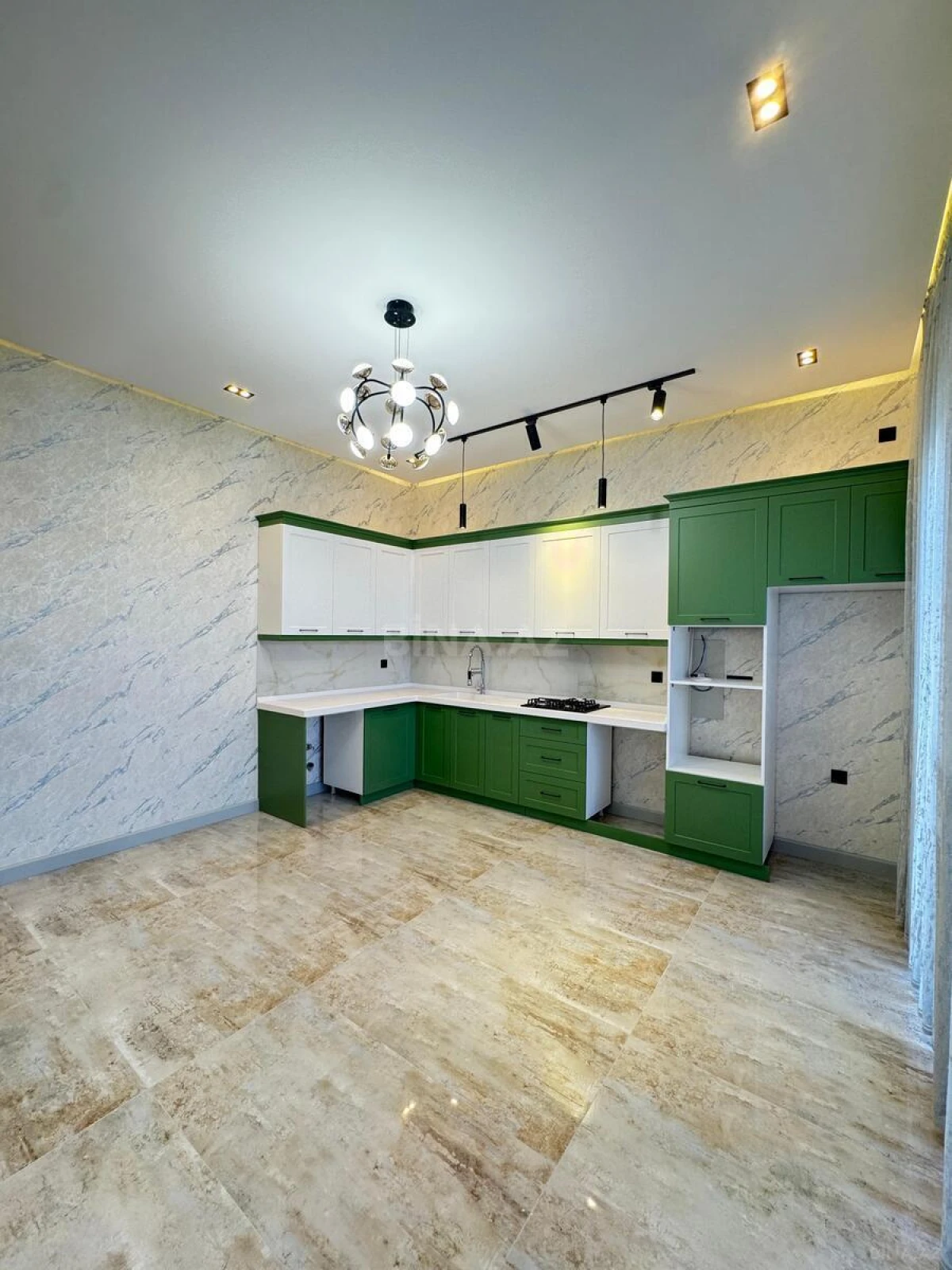 Satılır 4 otaqlı həyət evi 180 m²