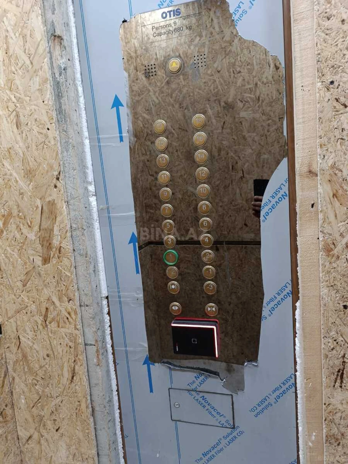 Satılır 4 otaqlı mənzil 148 m²