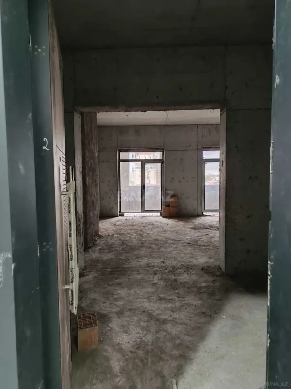 Satılır 4 otaqlı mənzil 148 m²