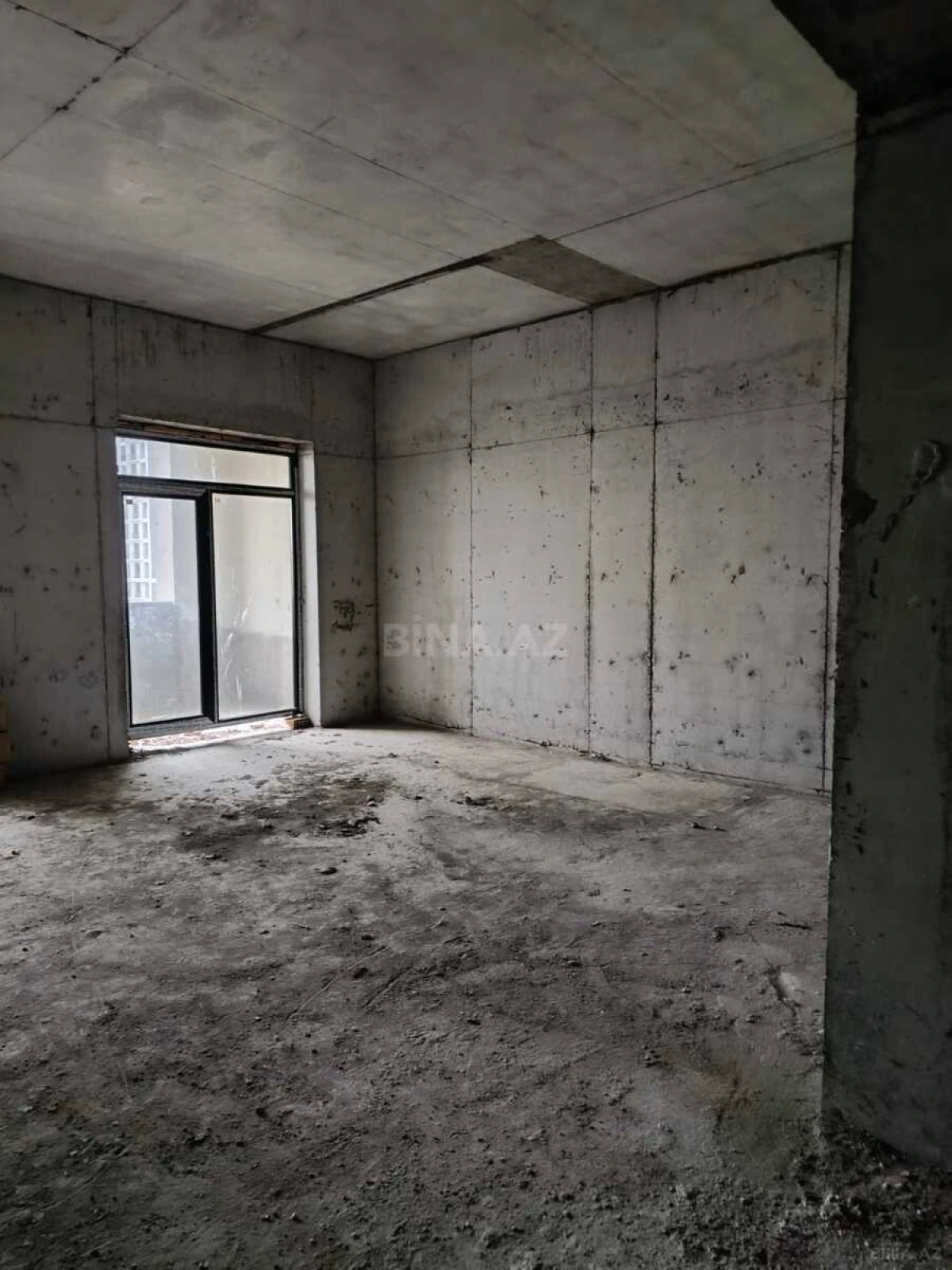 Satılır 4 otaqlı mənzil 148 m²