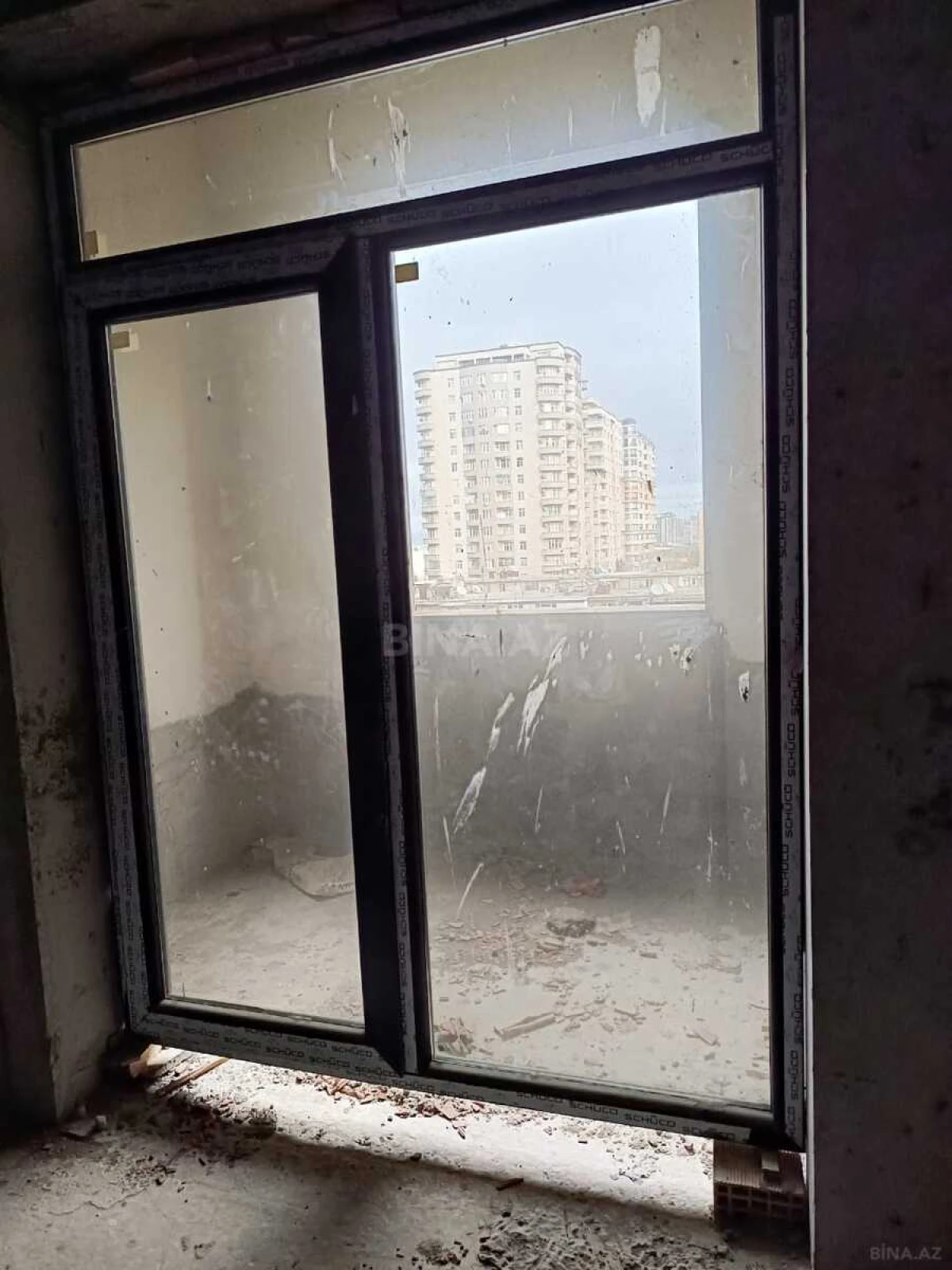 Satılır 4 otaqlı mənzil 148 m²