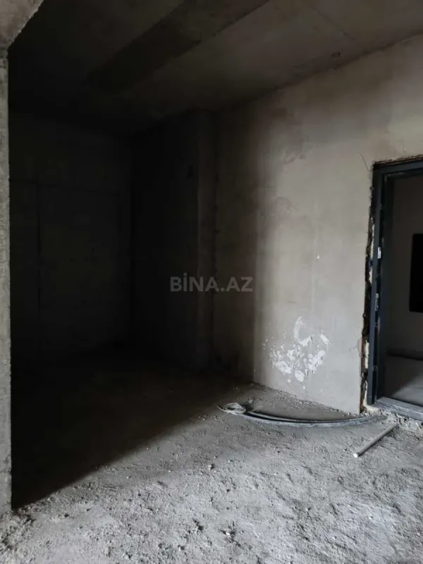 Satılır 4 otaqlı mənzil 148 m²