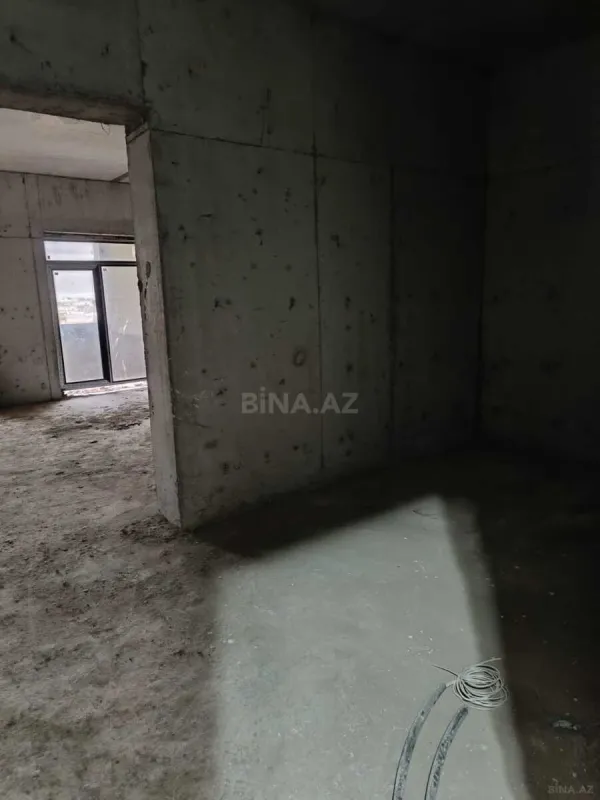 Satılır 4 otaqlı mənzil 148 m²