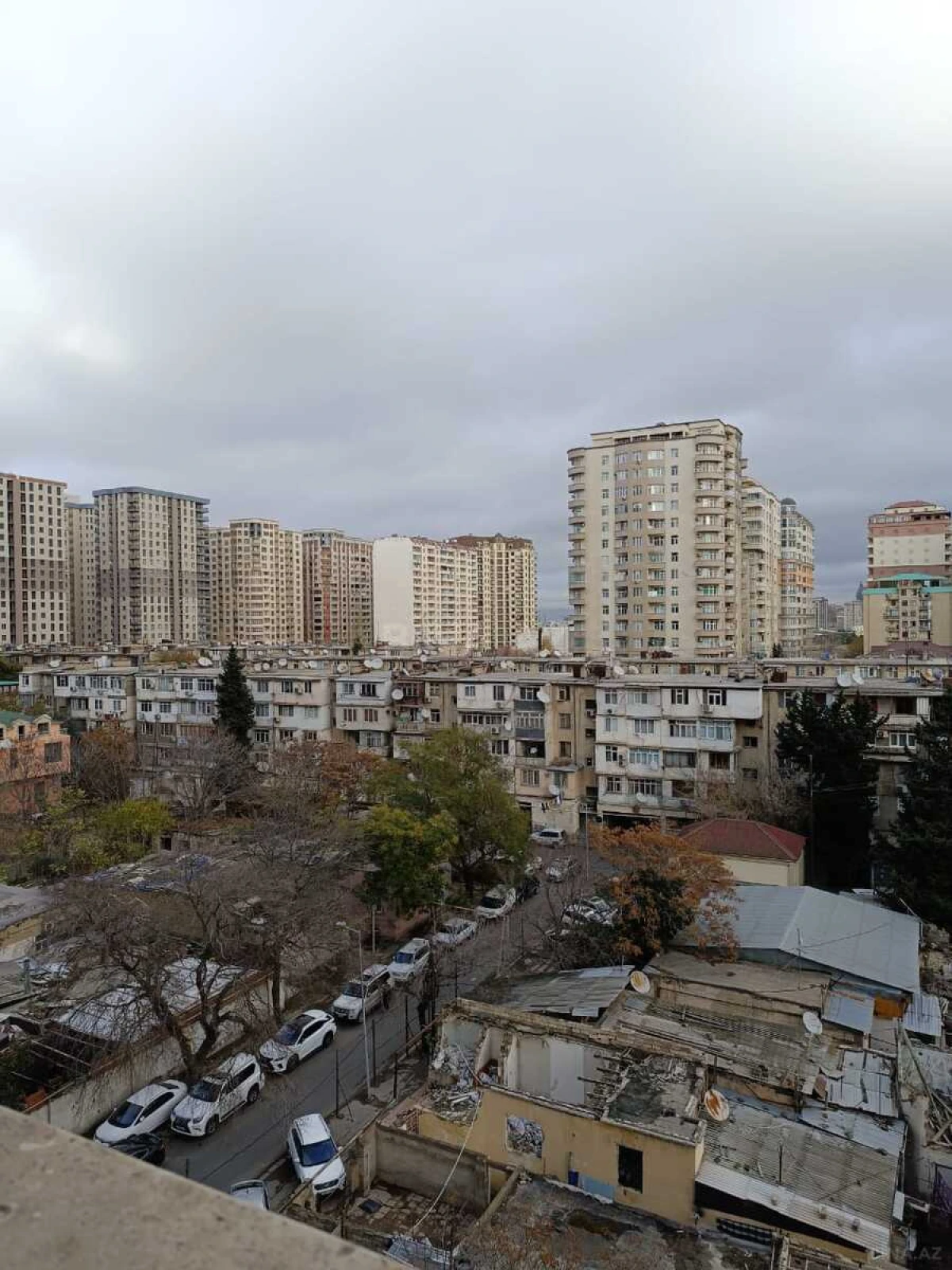 Satılır 4 otaqlı mənzil 148 m²