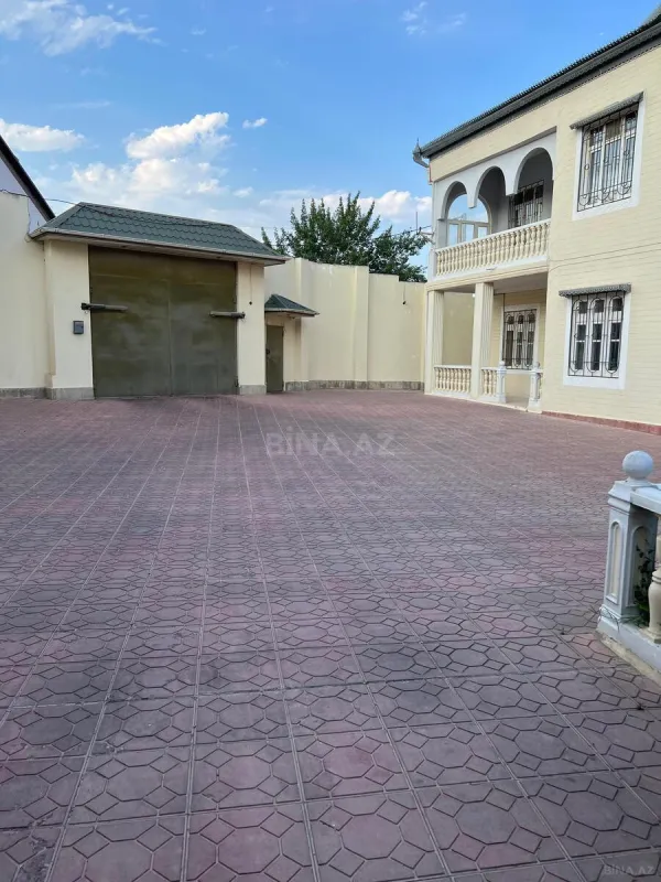Satılır 8 otaqlı həyət evi 500 m²
