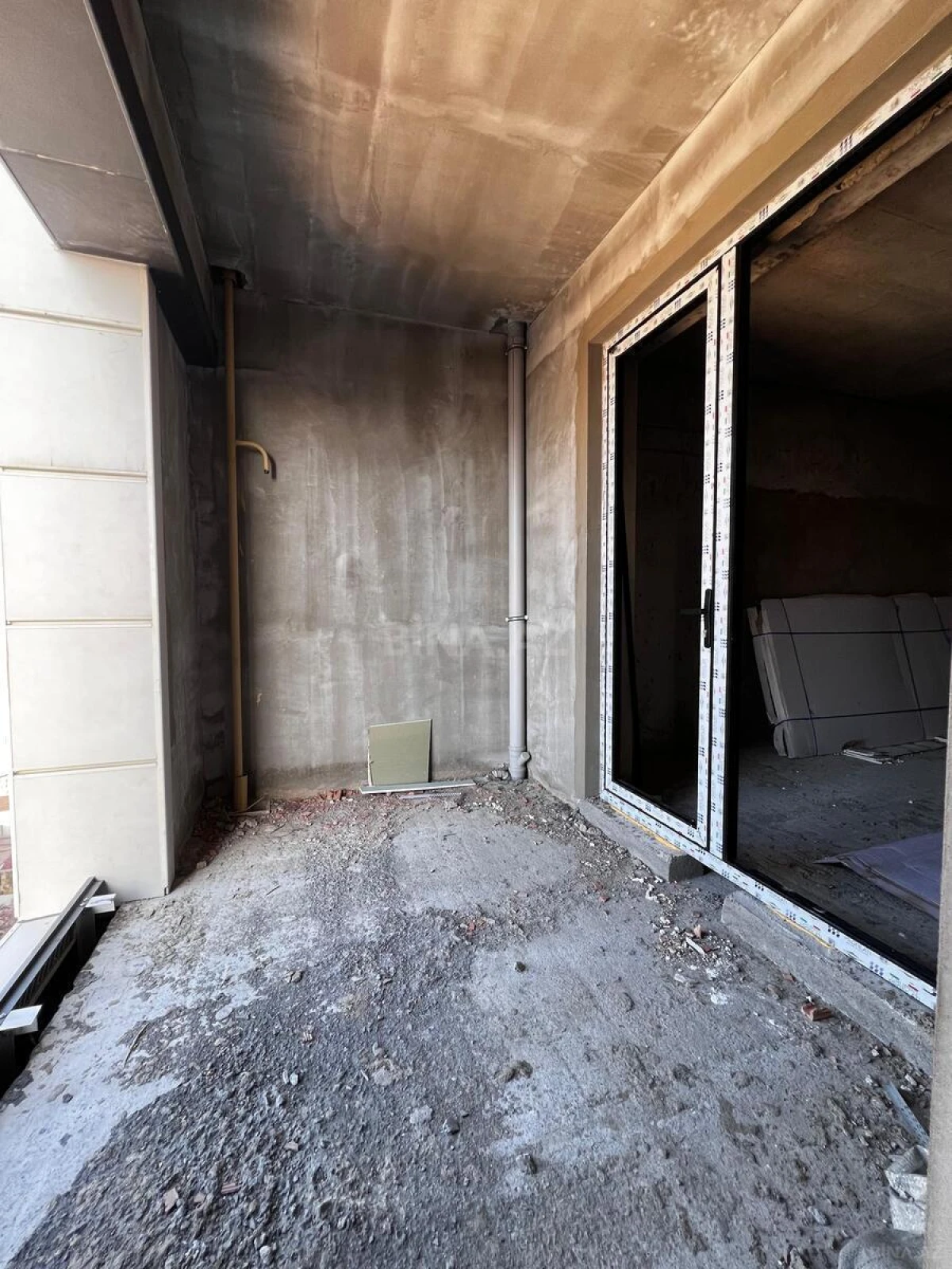 Satılır 2 otaqlı mənzil 73.8 m²