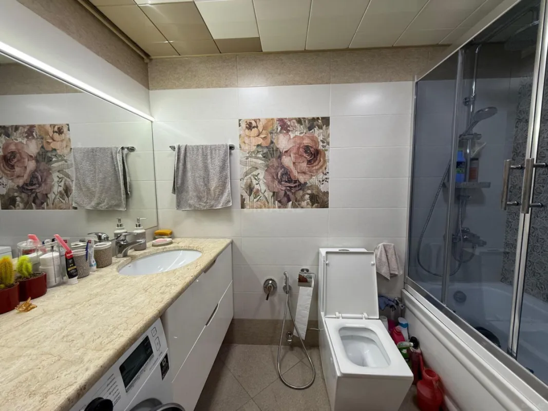 Satılır 2 otaqlı mənzil 65 m²