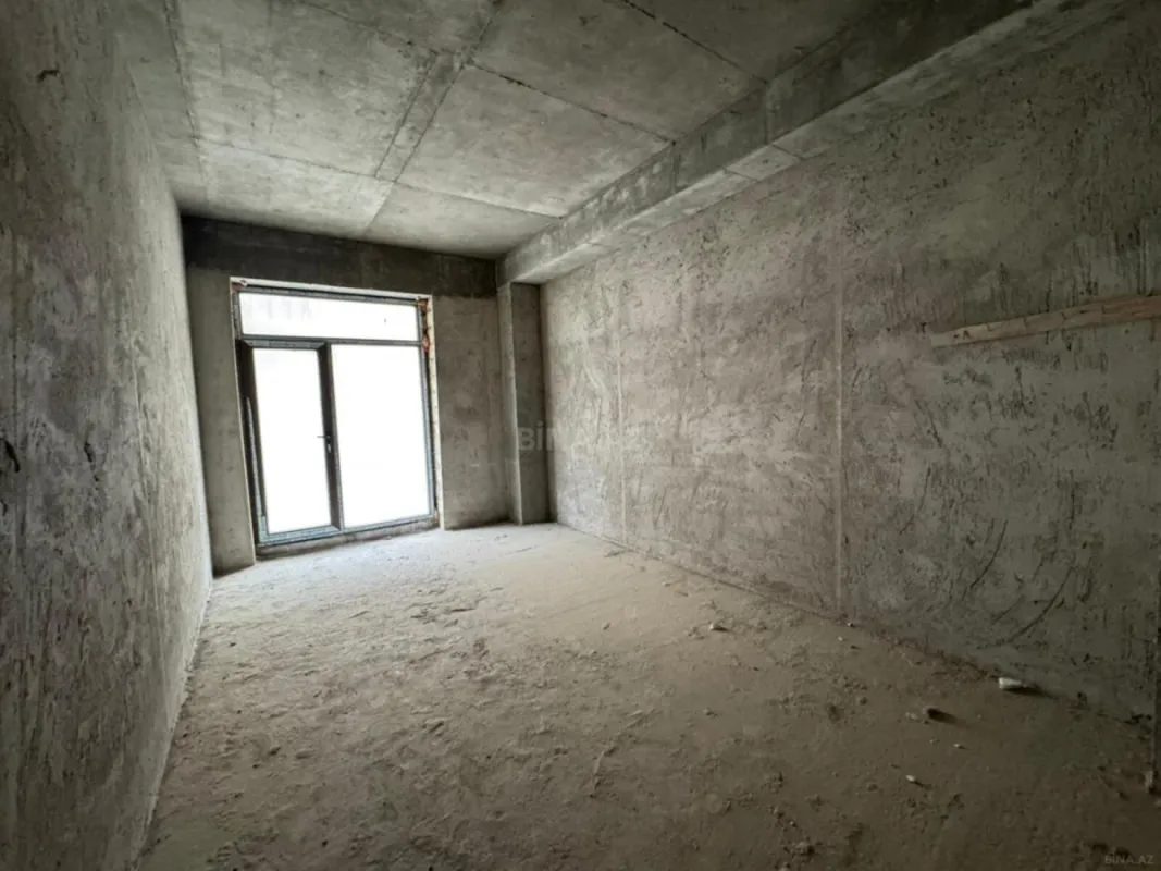 Satılır 4 otaqlı mənzil 162 m²