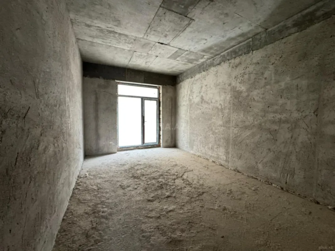 Satılır 4 otaqlı mənzil 162 m²