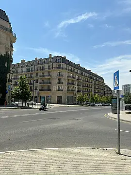 Satılır 4 otaqlı mənzil 162 m²